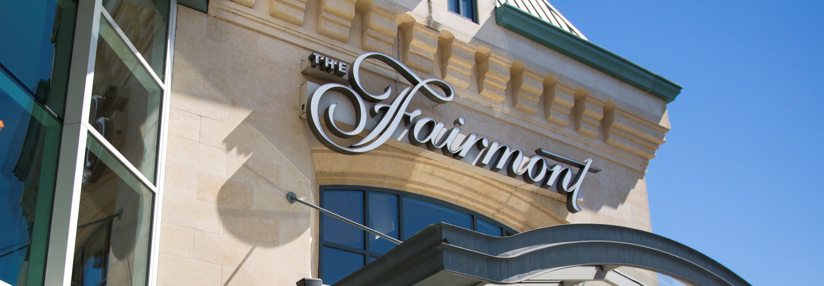 Fairmont Vancouver Airport Hotel YVR