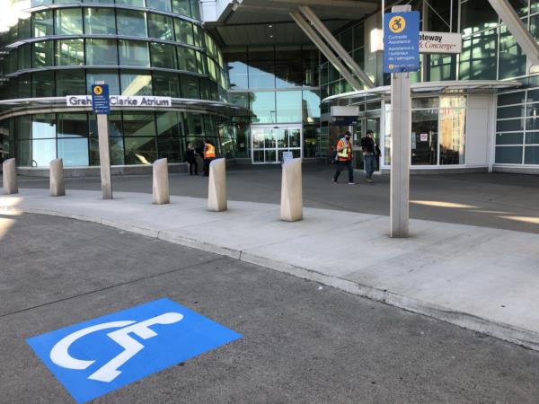 Curbside Assistance drop off, Main Terminal Image