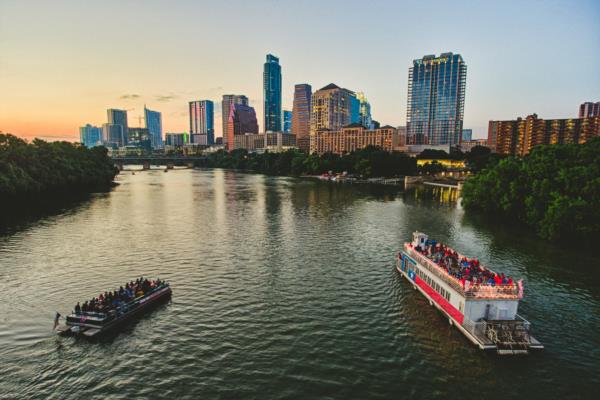 Horizon d'Austin avec des tours de bateaux Crédit Geoff Duncan