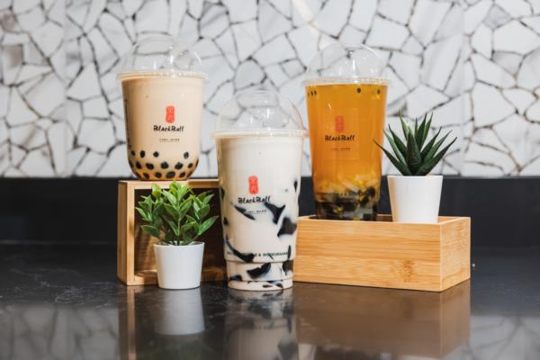 Thé à bulles BlackBall disponible chez YVR